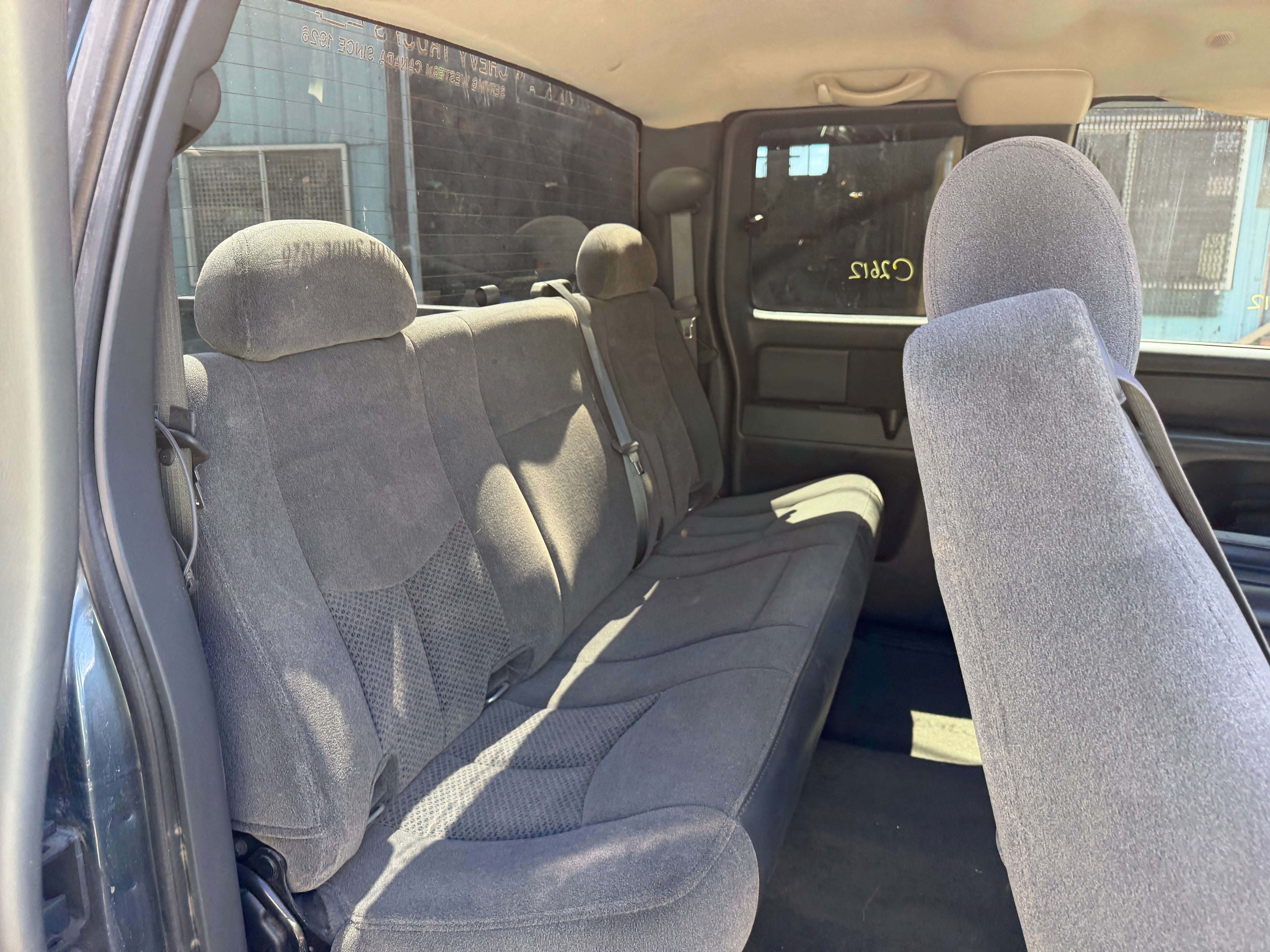 Chevrolet Silverado 1500 LS LT - V8 Vortec 5.3 Engine with 2WD. 