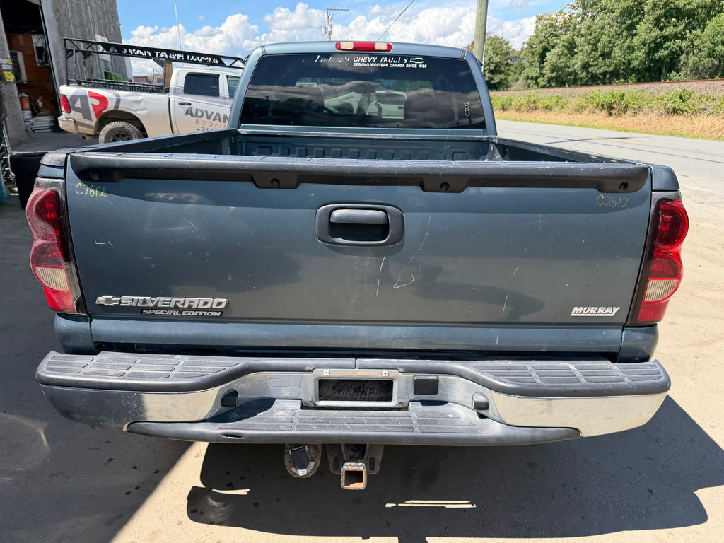 Chevrolet Silverado 1500 LS LT - V8 Vortec 5.3 Engine with 2WD.