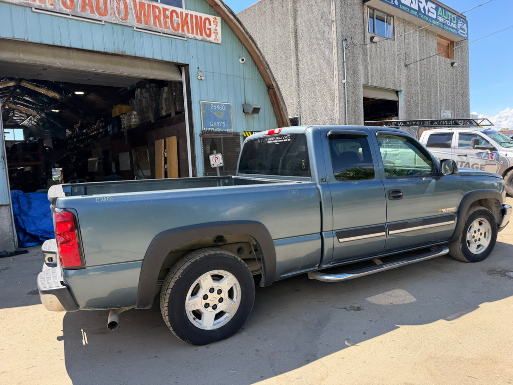 Chevrolet Silverado 1500 LS LT - V8 Vortec 5.3 Engine with 2WD. 