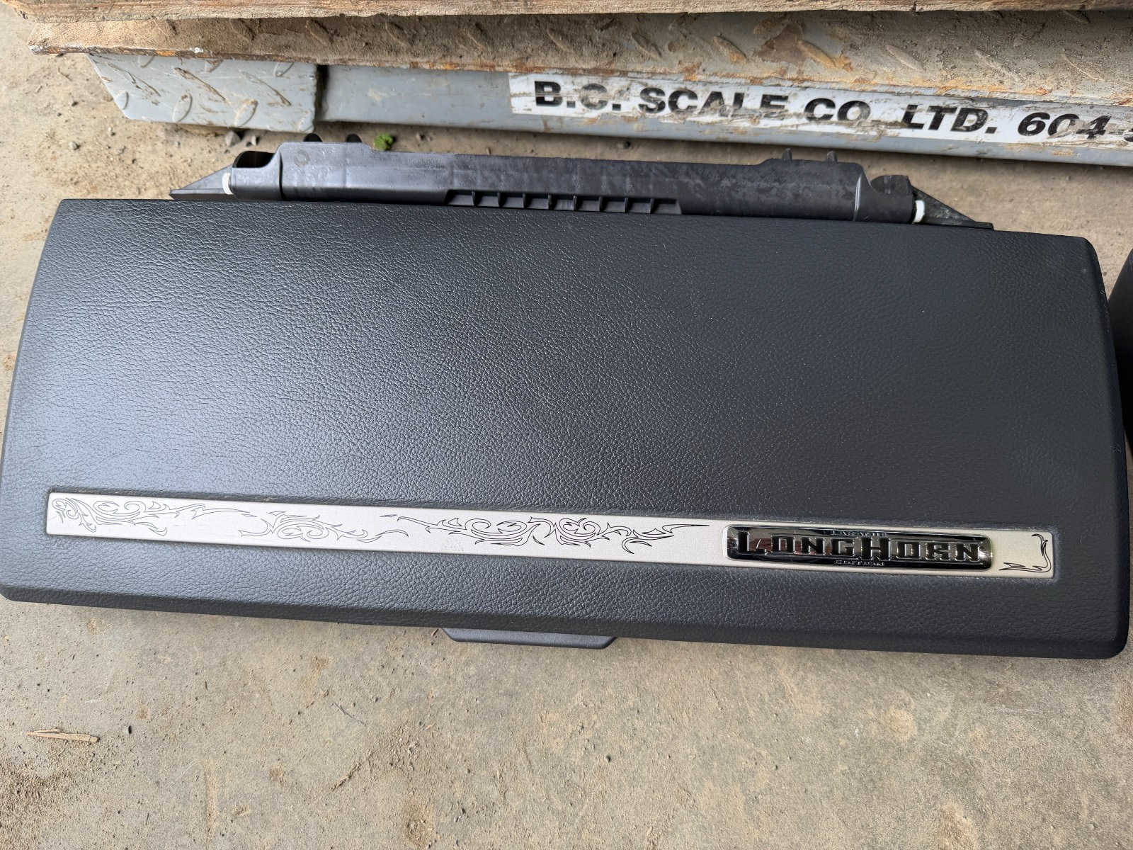10 11 12 DODGE RAM 2500 3500 LONGHORN FRONT REAR SEATS CONSOLE LID