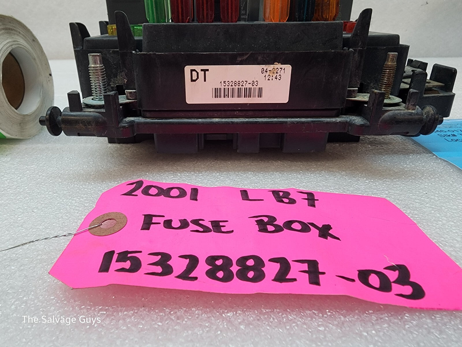01 02 Chevrolet GMC SILVERADO SIERRA LLY UNDERHOOD FUSE RELAY BOX 15328827-03