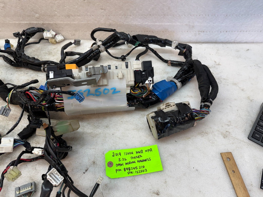 19 ISUZU NRR NQR 5.2 DASH WIRING HARNESS LOOM 898245210