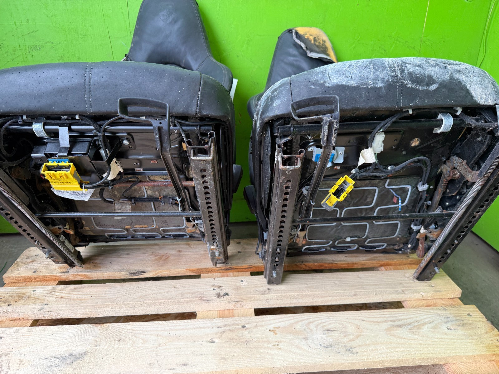 09 PORSCHE 997 911 LEFT RIGHT FRONT HEATED MANUAL SPORT SEATS 05-12
