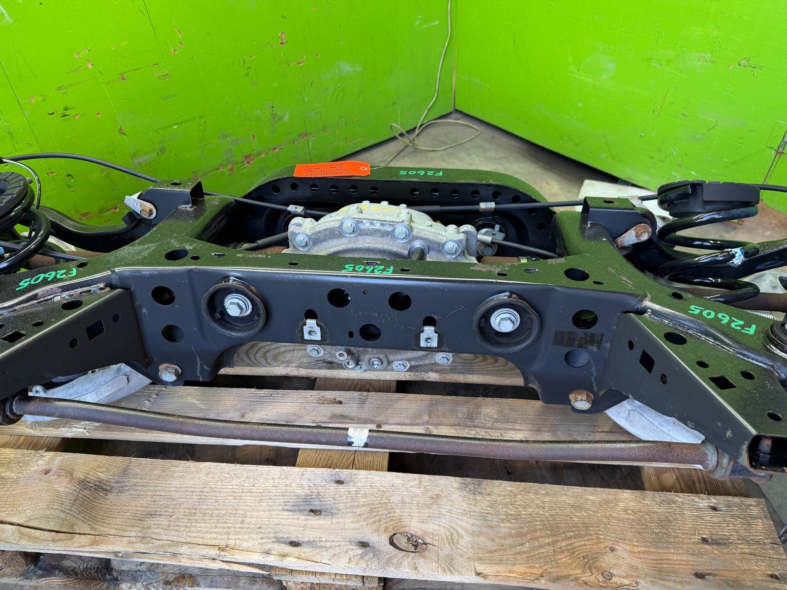 15-22 FORD MUSTANG GT 5.0 REAR SUSPENSION AXLE DIFFERENTIAL 3.55 GEARS