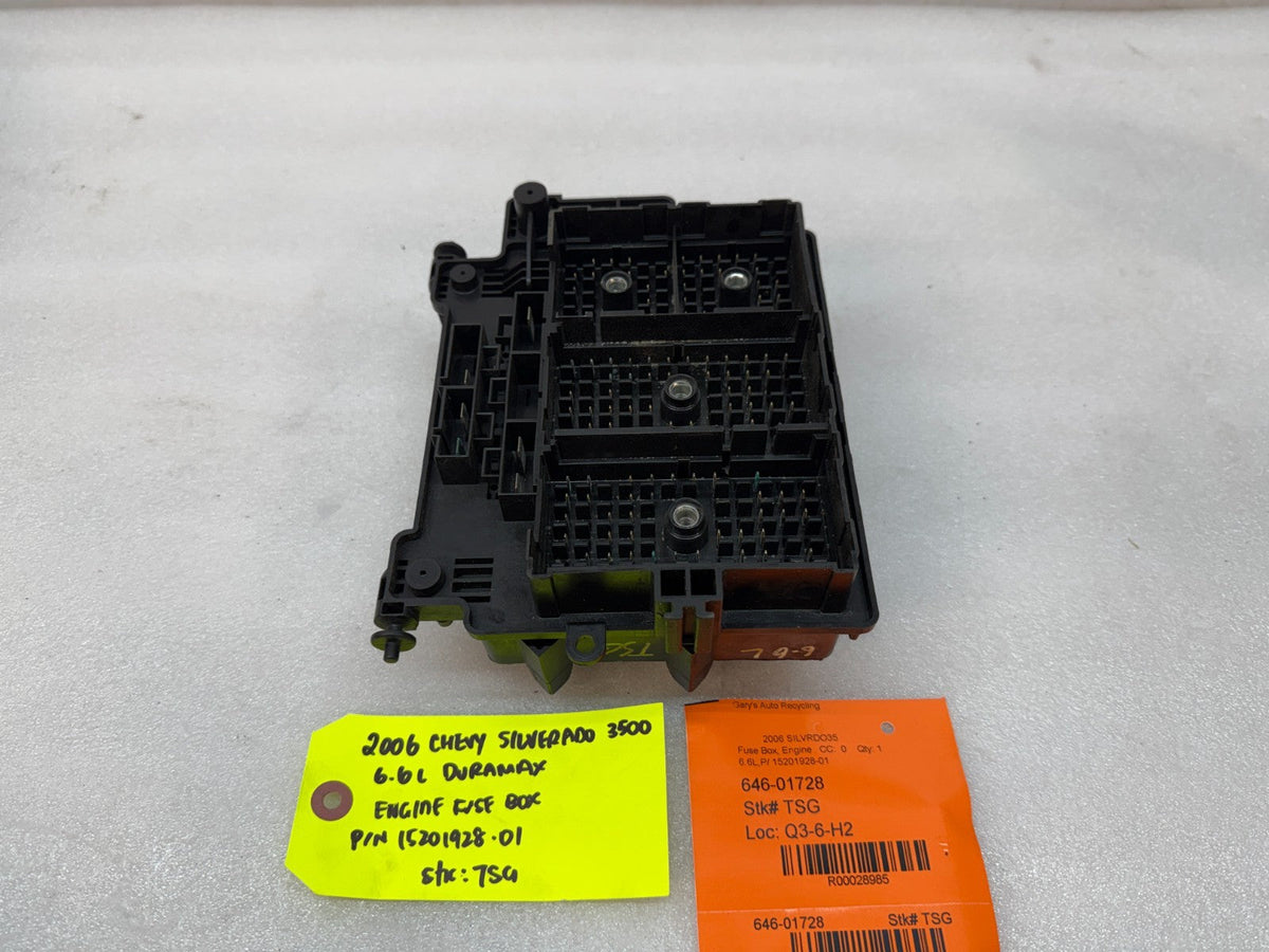03-07 Chevrolet GMC SILVERADO SIERRA 1500 UNDERHOOD FUSE RELAY BOX 15201928-01
