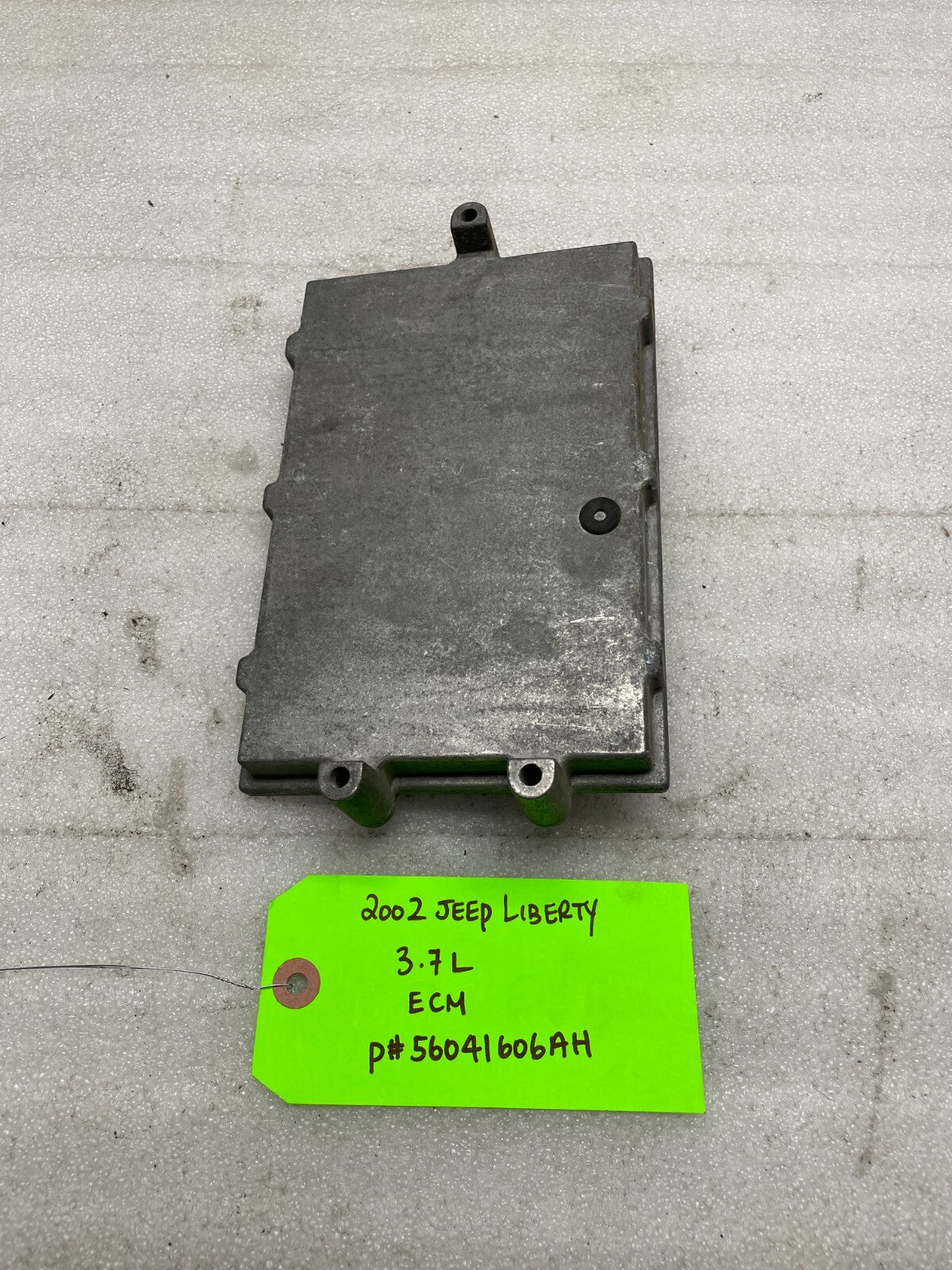 02 JEEP LIBERTY 3.7 AUTOMATIC ENGINE COMPUTER ECM ECU 56041606AH