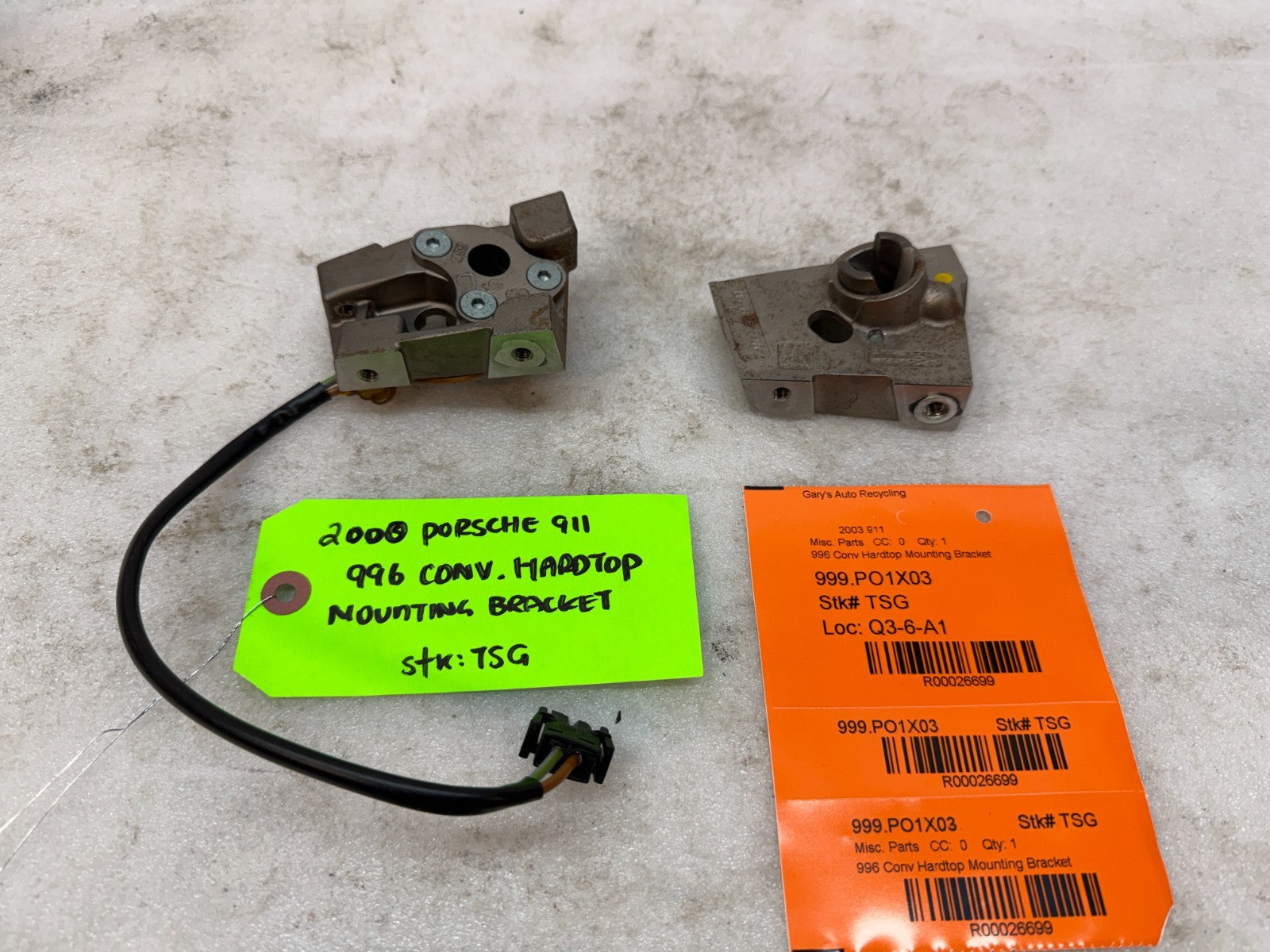 99-04 PORSCHE 996 CONVERTIBLE CABRIOLET ROOF REAR LATCH BRACKETS MOUNT HARD TOP