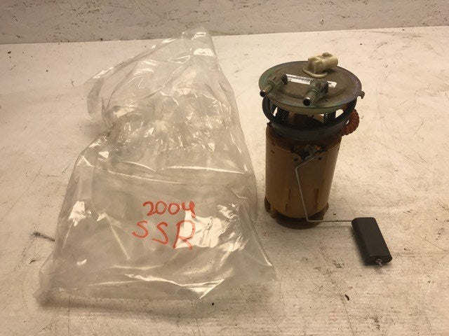 2004 CHEVROLET SSR OEM FUEL PUMP AND SENDING UNIT 03 04 05 06 15050444