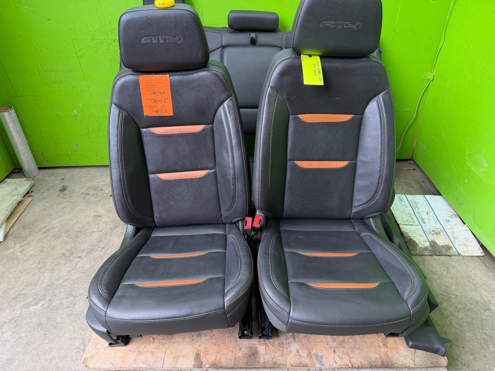 2024 GMC AT4 2500hd 3500hd FRONT REAR LEATHER SEATS HEATED COOLED
