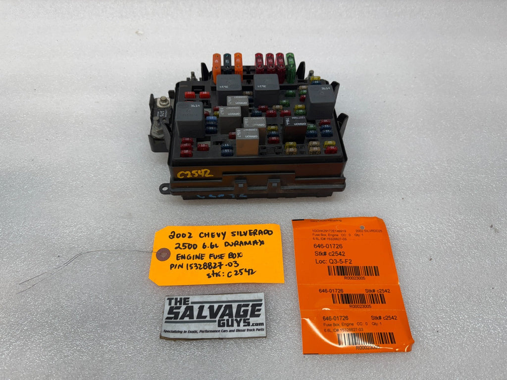 01 02 Chevrolet GMC SILVERADO SIERRA LLY UNDERHOOD FUSE RELAY BOX 15328827-03