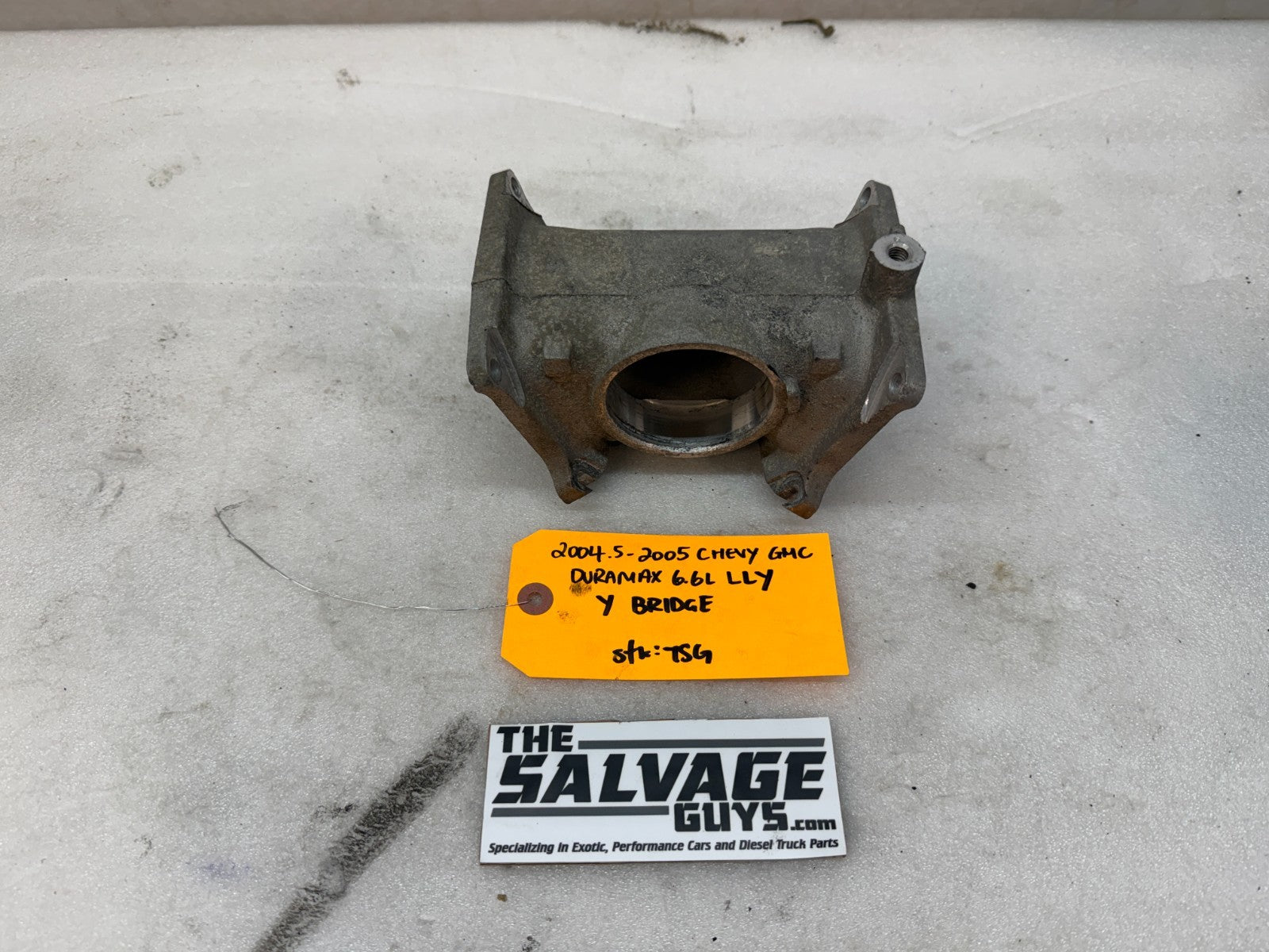 04.5-05 GMC CHEVROLET LLY 6.6 DURAMAX Y-BRIDGE INTAKE MANIFOLD