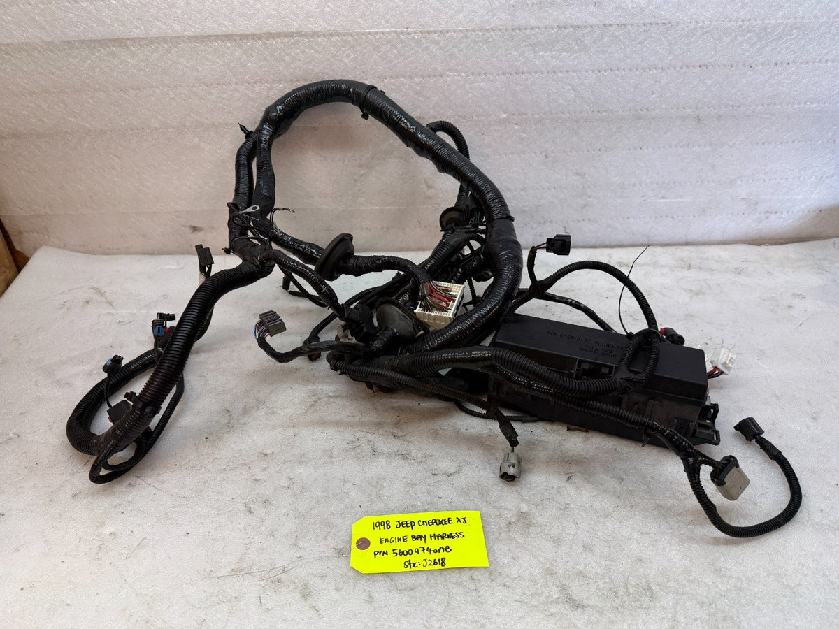 98 JEEP CHEROKEE XJ 4.0 AUTOMATIC ENGINE BAY FUSE BOX WIRING HARNESS LOOM 97-01