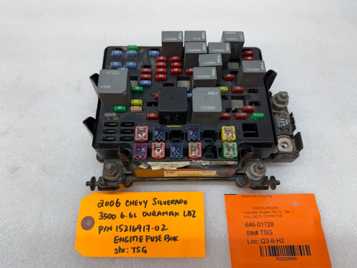 06 07 Chevrolet GMC SILVERADO SIERRA LBZ UNDERHOOD FUSE RELAY BOX 15216917-02