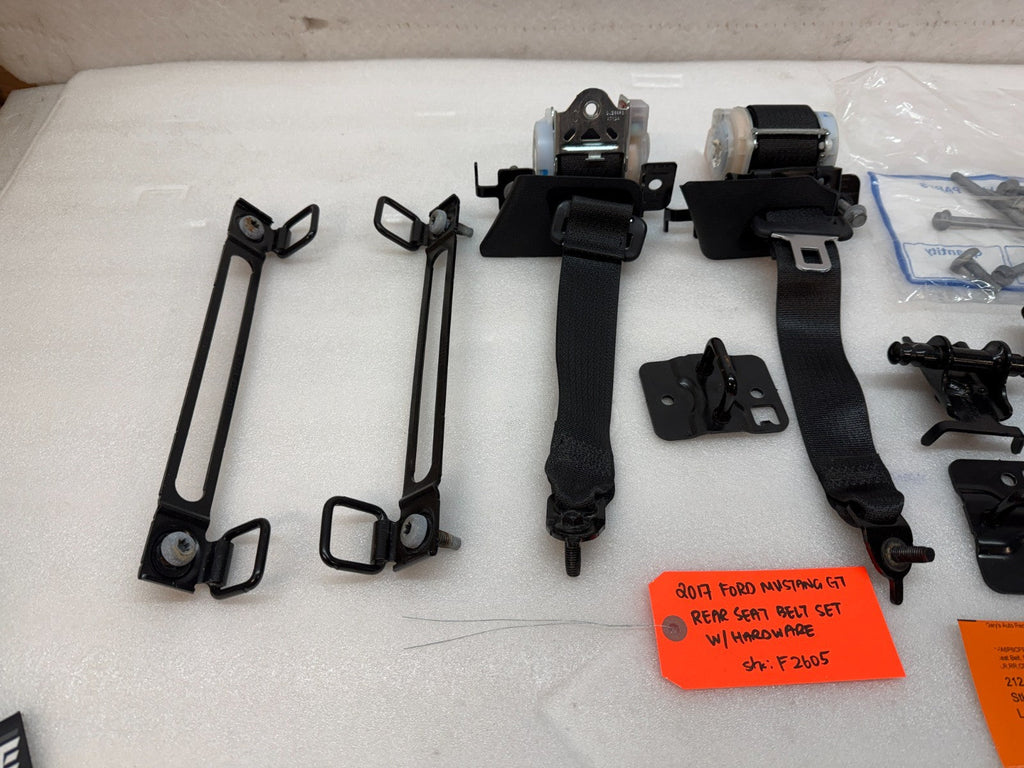 15-22 FORD MUSTANG GT 5.0 REAR SEATBELTS BELTS BRACKETS HARDWARE