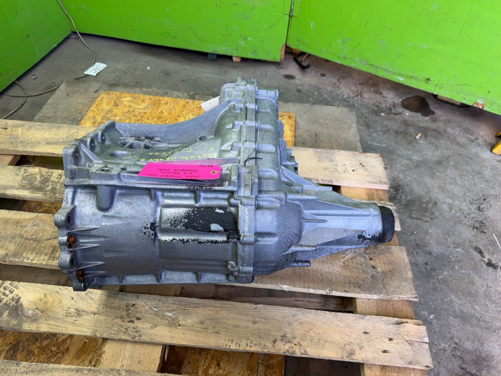 24 25 Chevrolet GMC 3500hd SIERRA 6.6 DIESEL NQH TRANSFER CASE 85611345 2K!!
