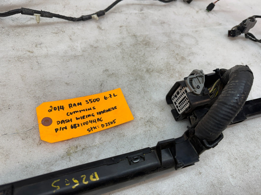 14 DODGE RAM 2500 3500 6.7 INSTRUMENT DASH GAUGE CLUSTER WIRING HARNESS 68210044