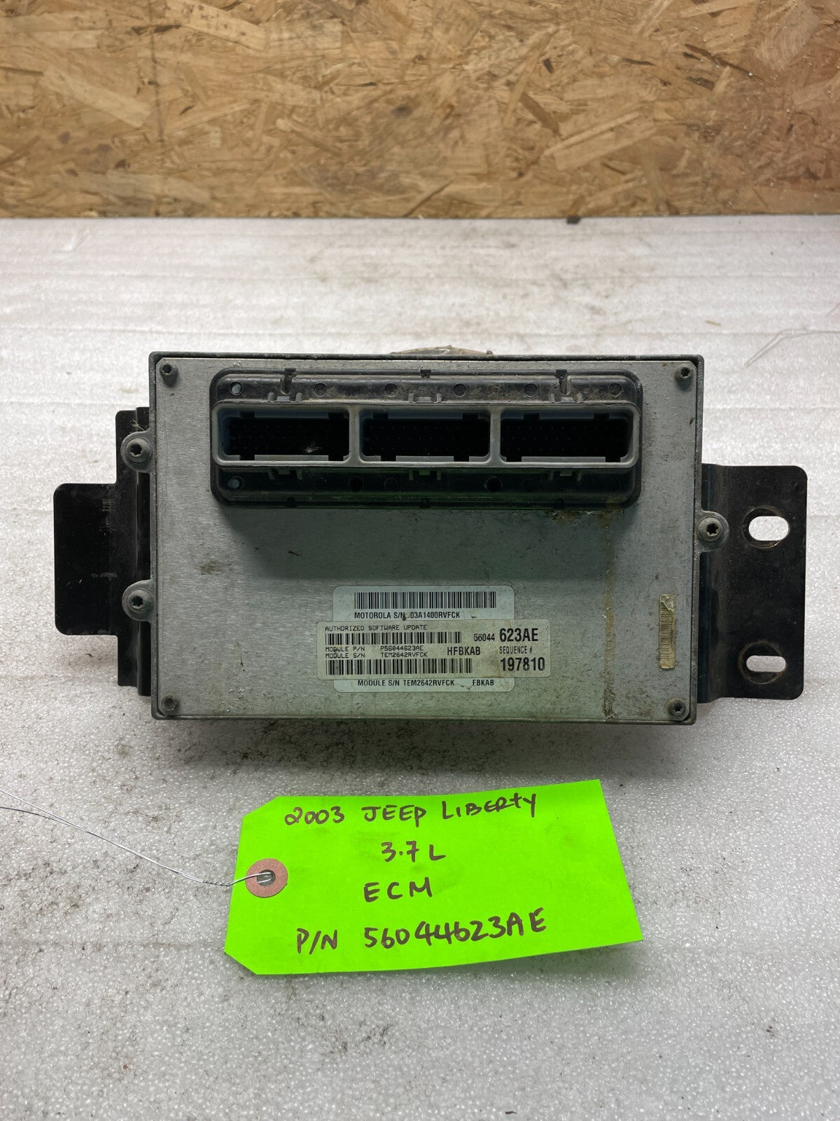 03 JEEP LIBERTY 3.7 AUTOMATIC ENGINE COMPUTER ECM ECU 56044623AE