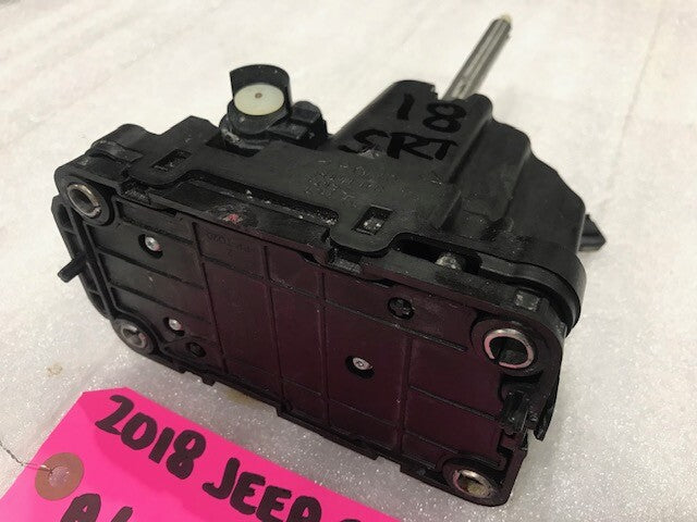 18 JEEP GRAND CHEROKEE SRT8 SRT-8 OEM AUTOMATIC SHIFTER ASSEMBLY 68335942AC