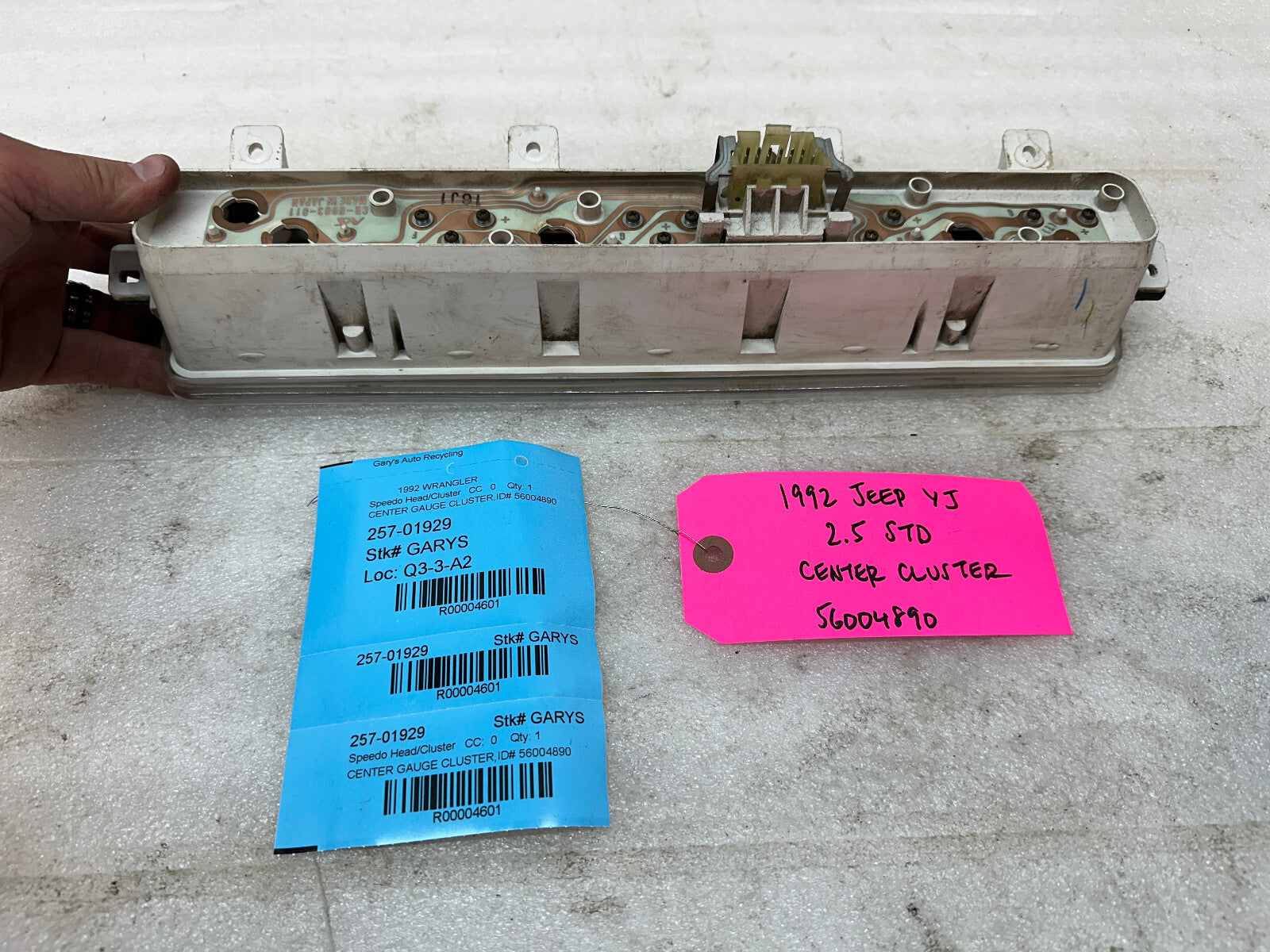 92-95 JEEP WRANGLER YJ OEM METRIC CENTER GAUGE CLUSTER P56004890