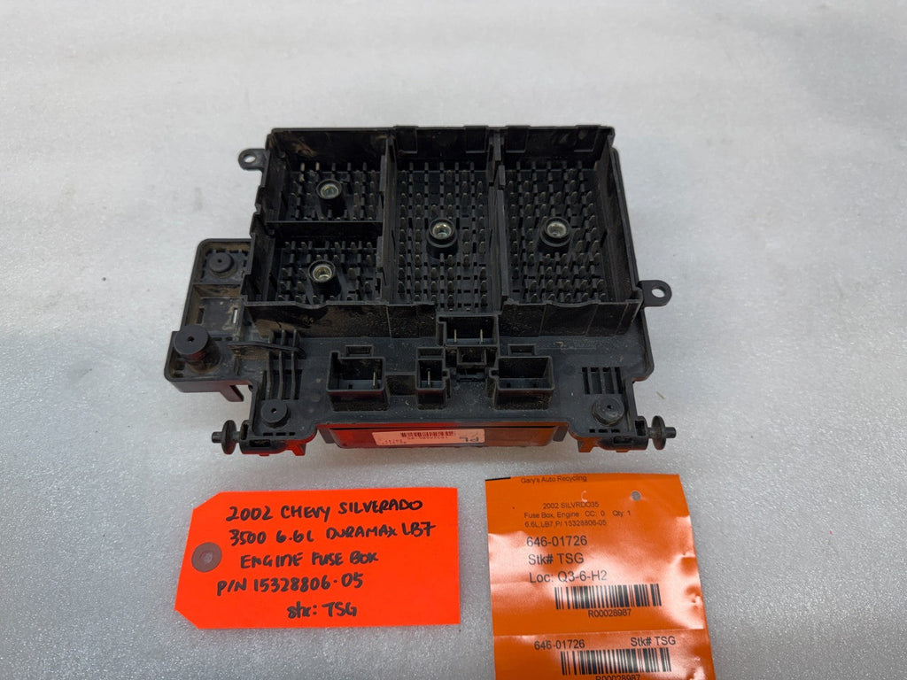 01-05 Chevrolet GMC 2500hd SIERRA 6.6 LB7 UNDERHOOD FUSE RELAY BOX 15328806-05