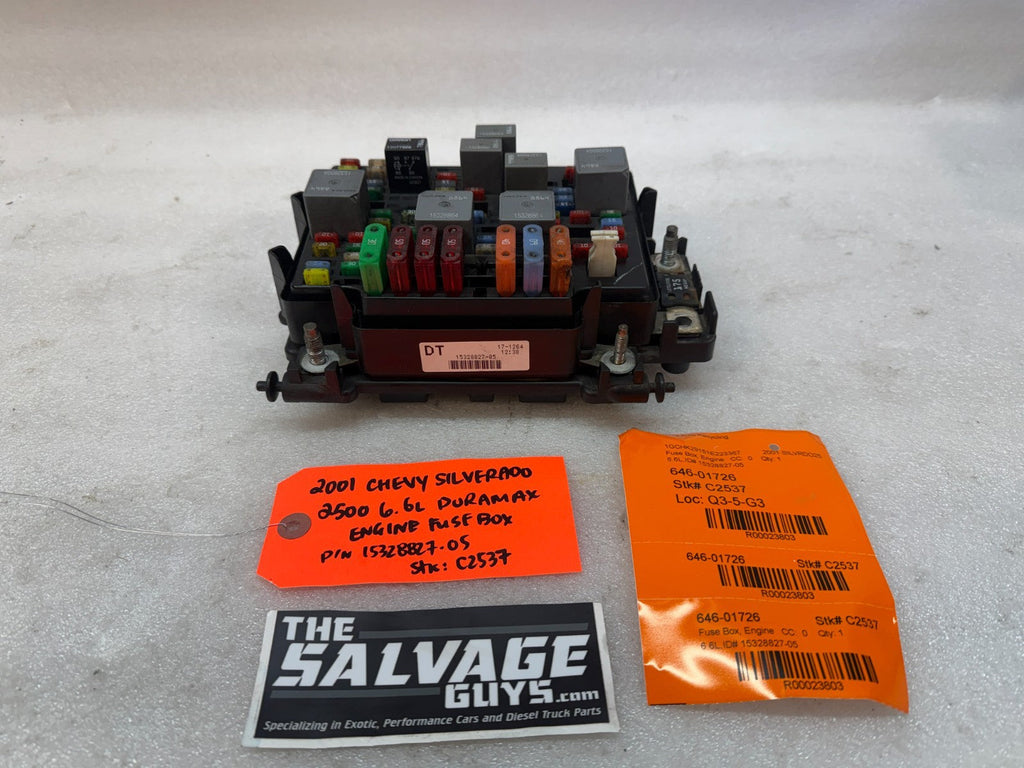01 02 Chevrolet GMC SILVERADO SIERRA LLY UNDERHOOD FUSE RELAY BOX 15328827-05