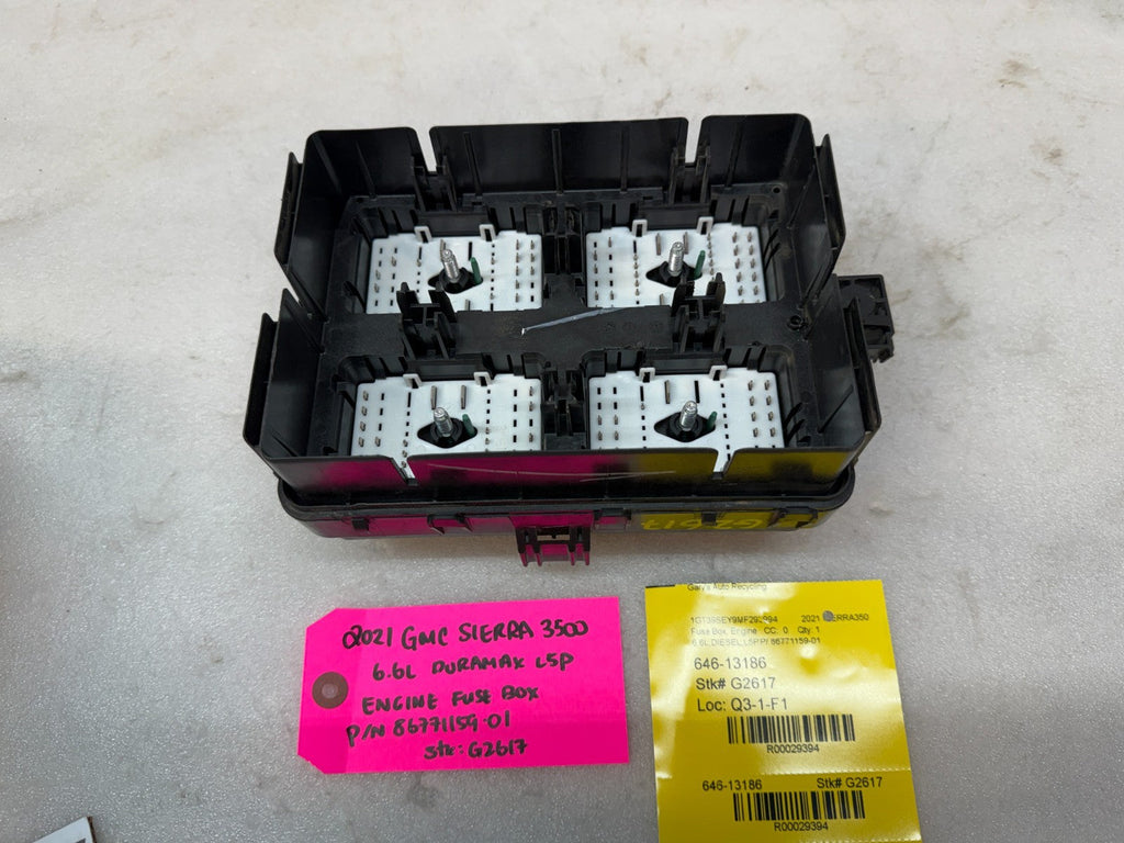 21 CHEVROLET GMC SIERRA SILVERADO 3500 2500 ENGINE FUSE RELAY BOX 86771159 19-21