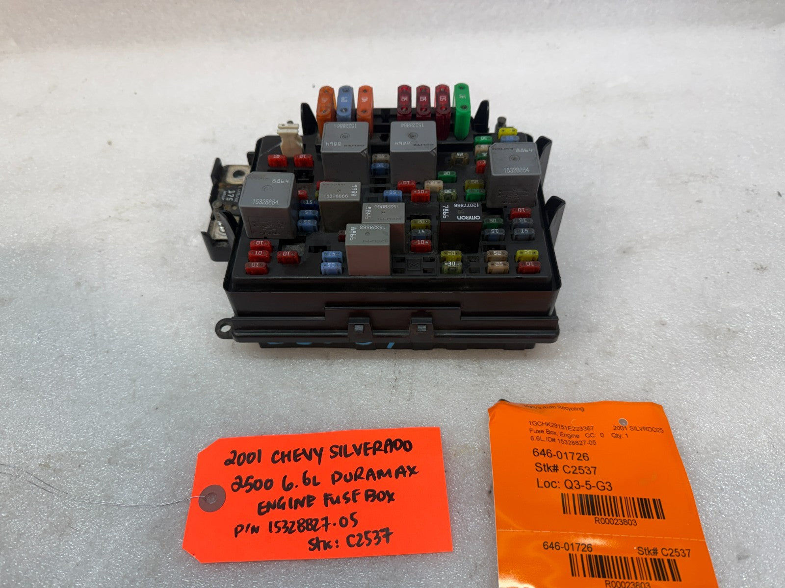 01 02 Chevrolet GMC SILVERADO SIERRA LLY UNDERHOOD FUSE RELAY BOX 15328827-05