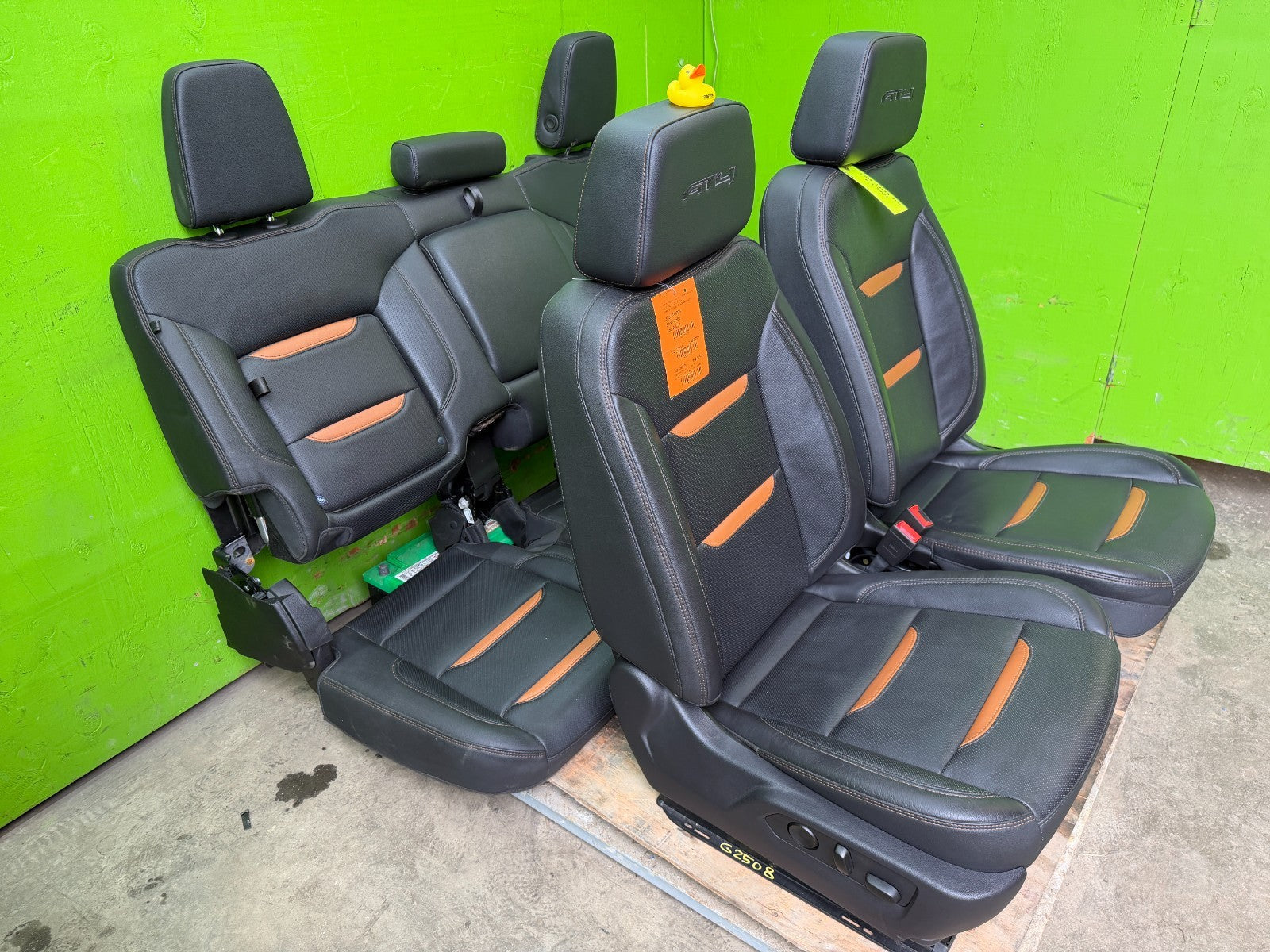 2024 GMC AT4 2500hd 3500hd FRONT REAR LEATHER SEATS HEATED COOLED