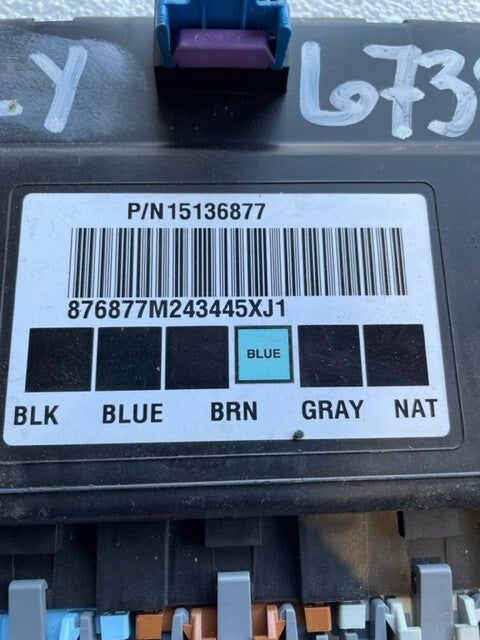 04 05 Chevrolet GMC DURAMAX LLY 6.6 BODY CONTROL MODULE BCM 15136877