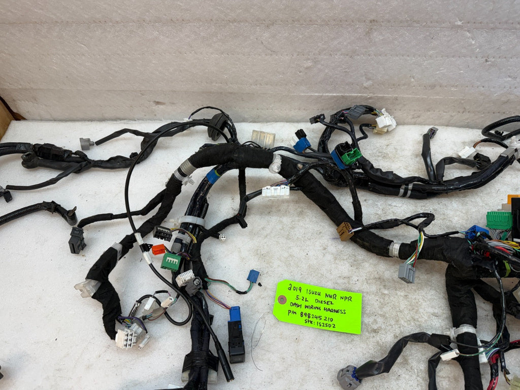 19 ISUZU NRR NQR 5.2 DASH WIRING HARNESS LOOM 898245210