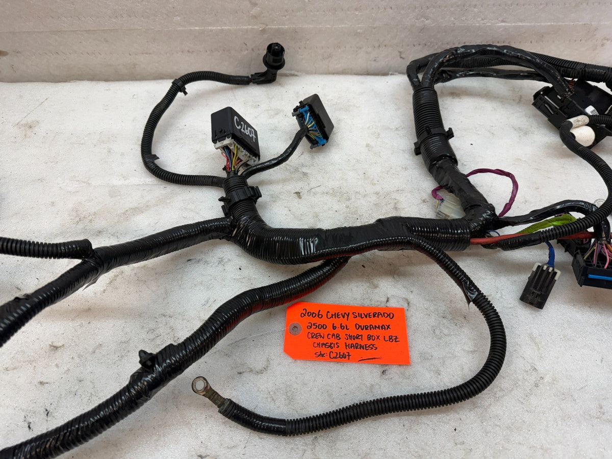 06 07 Chevrolet GMC 2500HD 3500 4wd CREW CAB SHORT BOX CHASSIS WIRING HARNESS