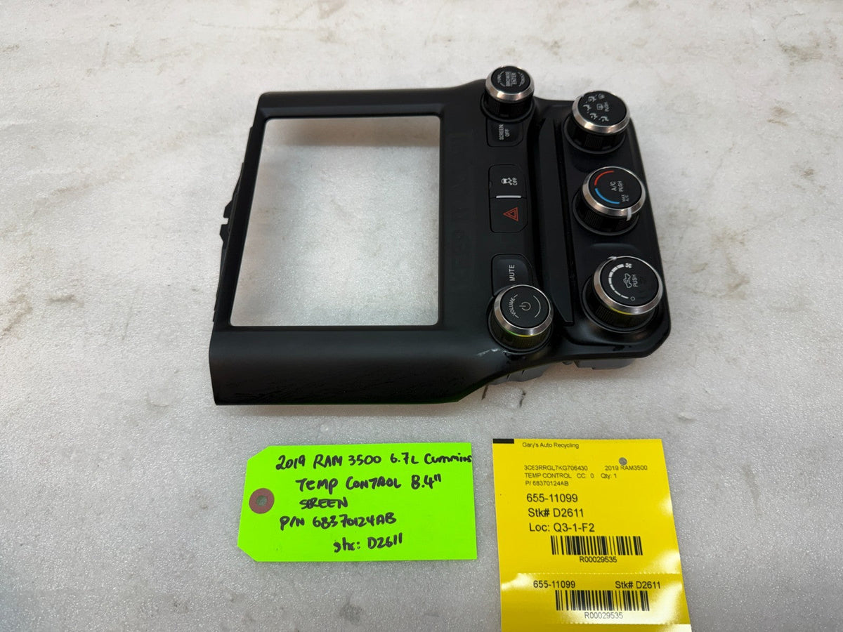 19 20 RAM 1500 2500 3500 8.4" MEDIA DASH TRIM BEZEL HEATER CONTROL 68370124AB