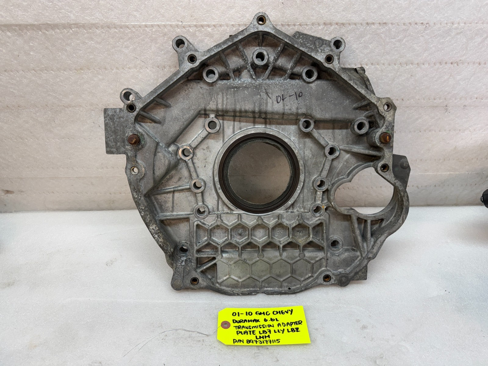 01-10 GMC LB7 LLY LBZ LMM 6.6 TRANSMISSION TO ENGINE ADAPTER PLATE 8973177115