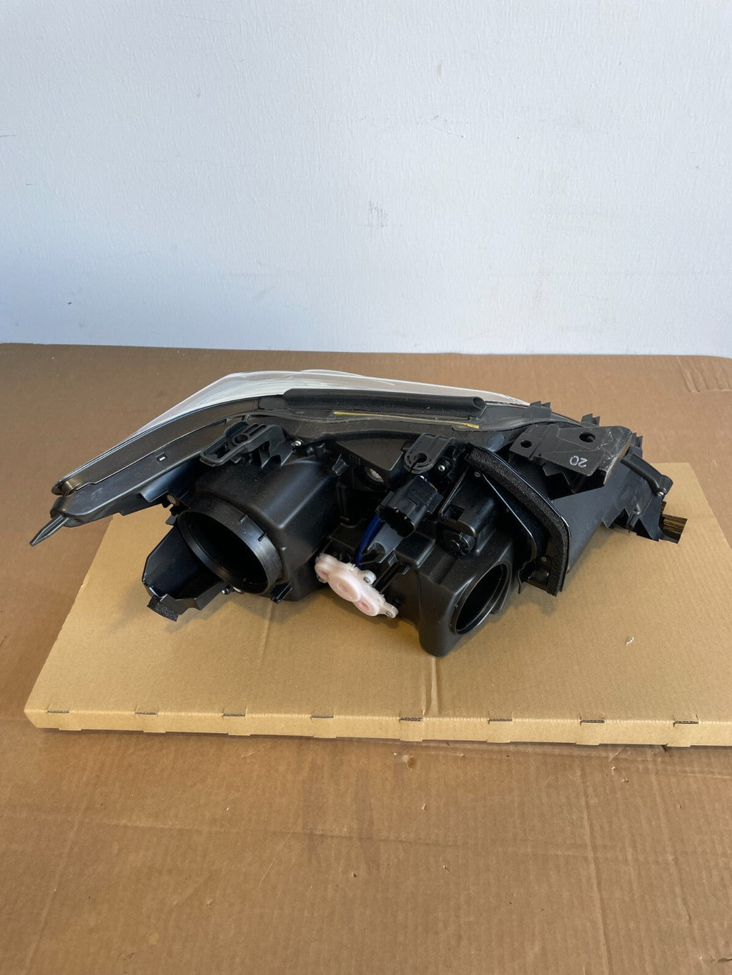 13-15 LEXUS LX570 DRIVERS SIDE XENON HID ADAPTIVE HEADLLIGHT 8118560F80 NEW!