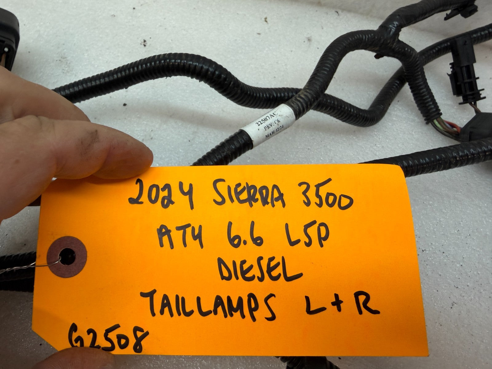 24 25 Chevrolet GMC SIERRA TAILLIGHT TAIL LAMP WIRING HARNESS 85146421