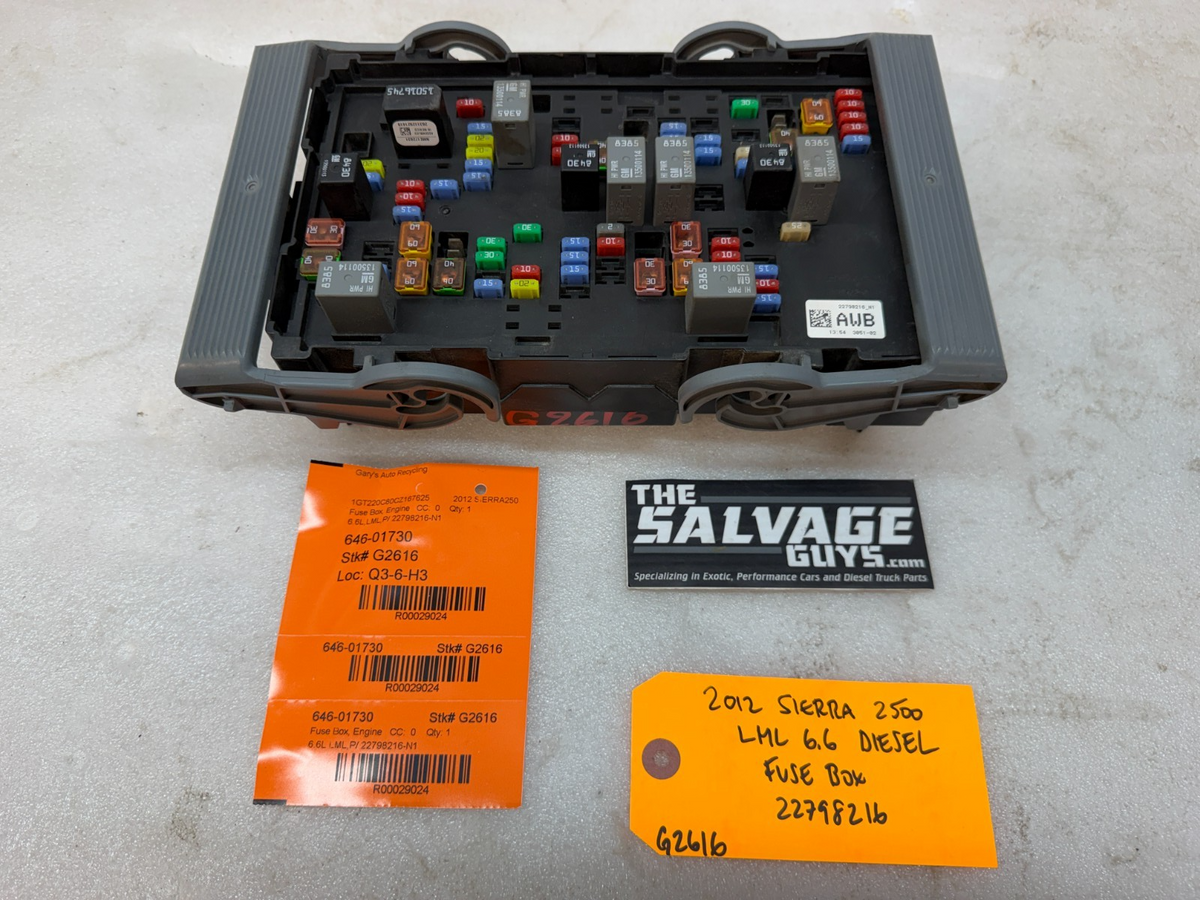 11-14 GMC CHEVROLET SILVERADO 2500HD 3500HD 6.6 LML FUSE RELAY BOX 22798216