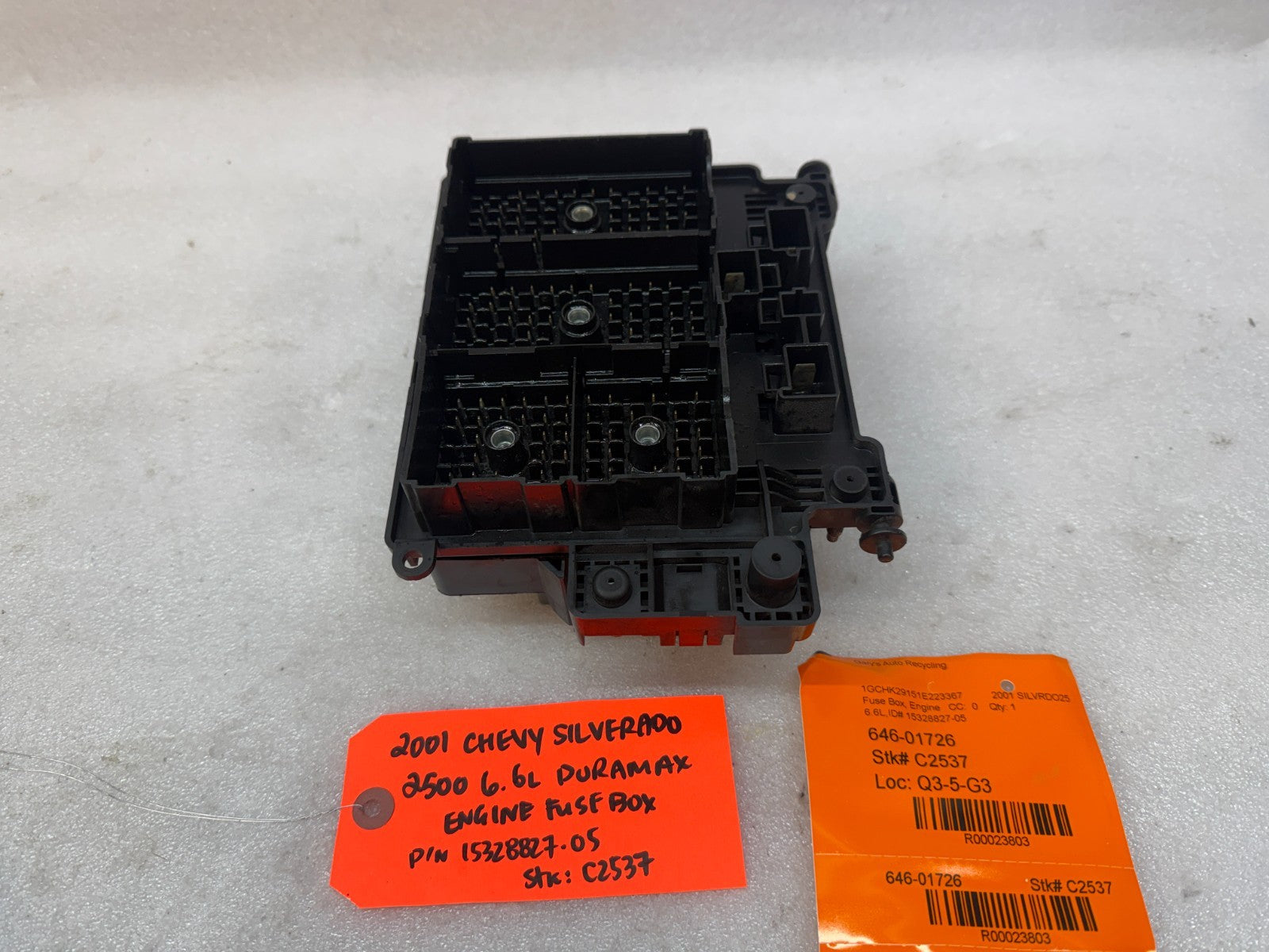 01 02 Chevrolet GMC SILVERADO SIERRA LLY UNDERHOOD FUSE RELAY BOX 15328827-05