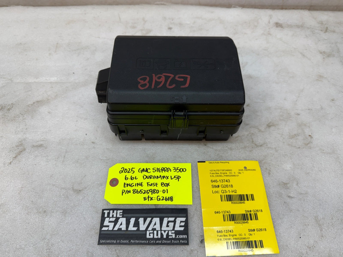 24 25 Chevrolet GMC 3500hd SIERRA 6.6 UNDERHOOD FUSE RELAY BOX 86525980-01