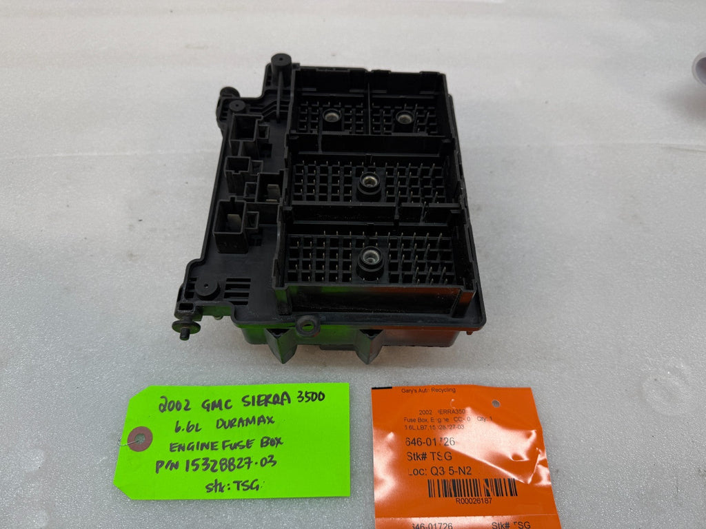 01 02 Chevrolet GMC SILVERADO SIERRA LB7 UNDERHOOD FUSE RELAY BOX 15328827-03