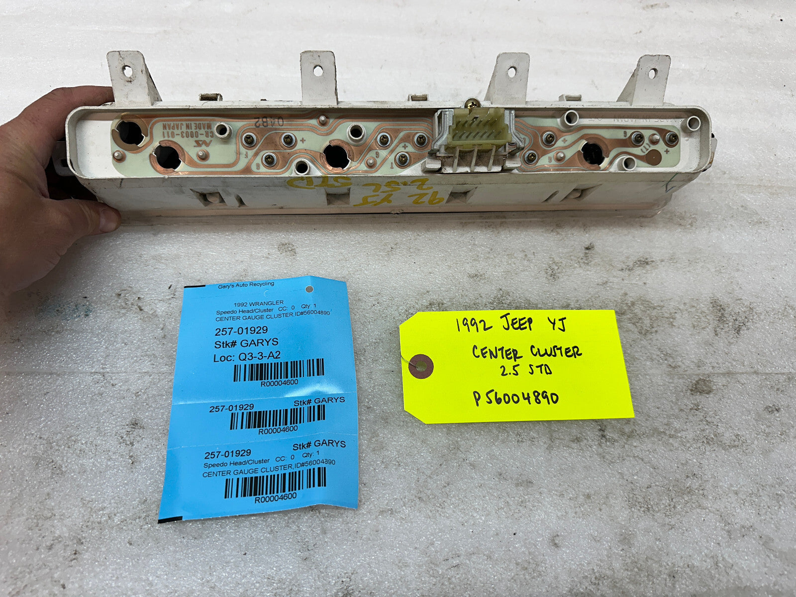 92-95 JEEP WRANGLER YJ OEM METRIC CENTER GAUGE CLUSTER P56004890