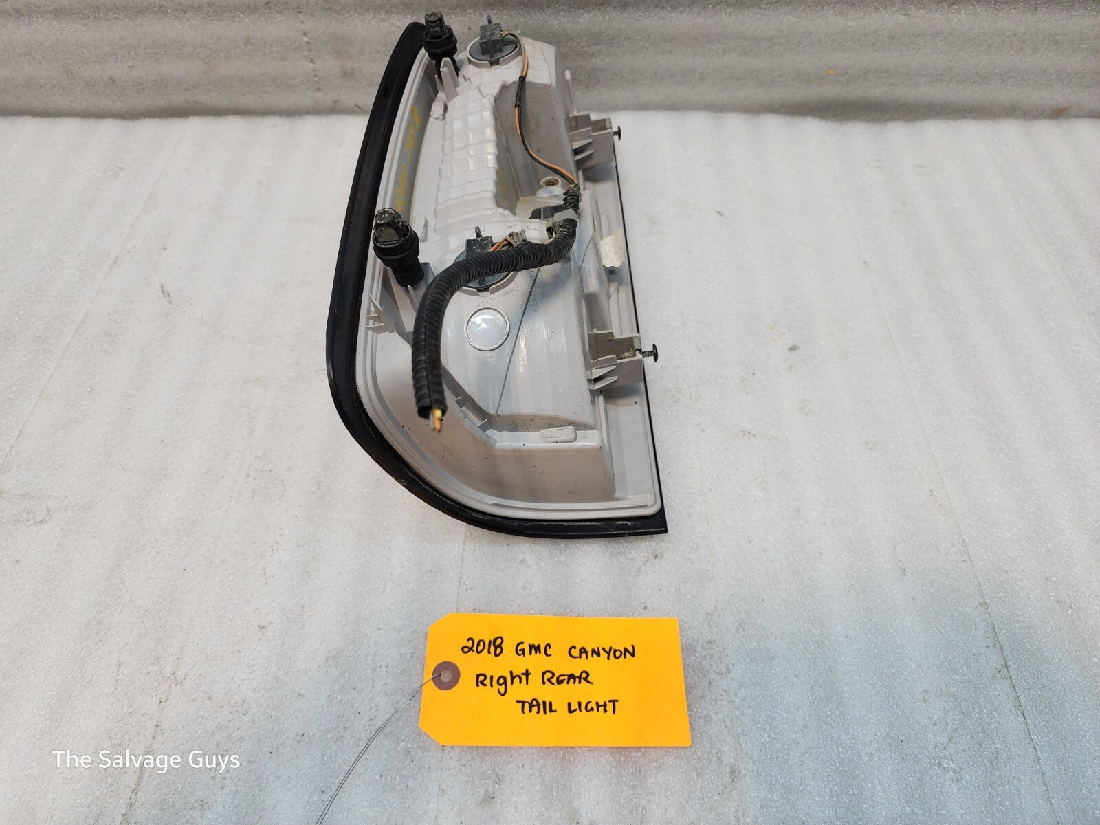 15-22 GMC CANYON COLORADO OEM LEFT REAR TAILLIGHT TAIL LAMP