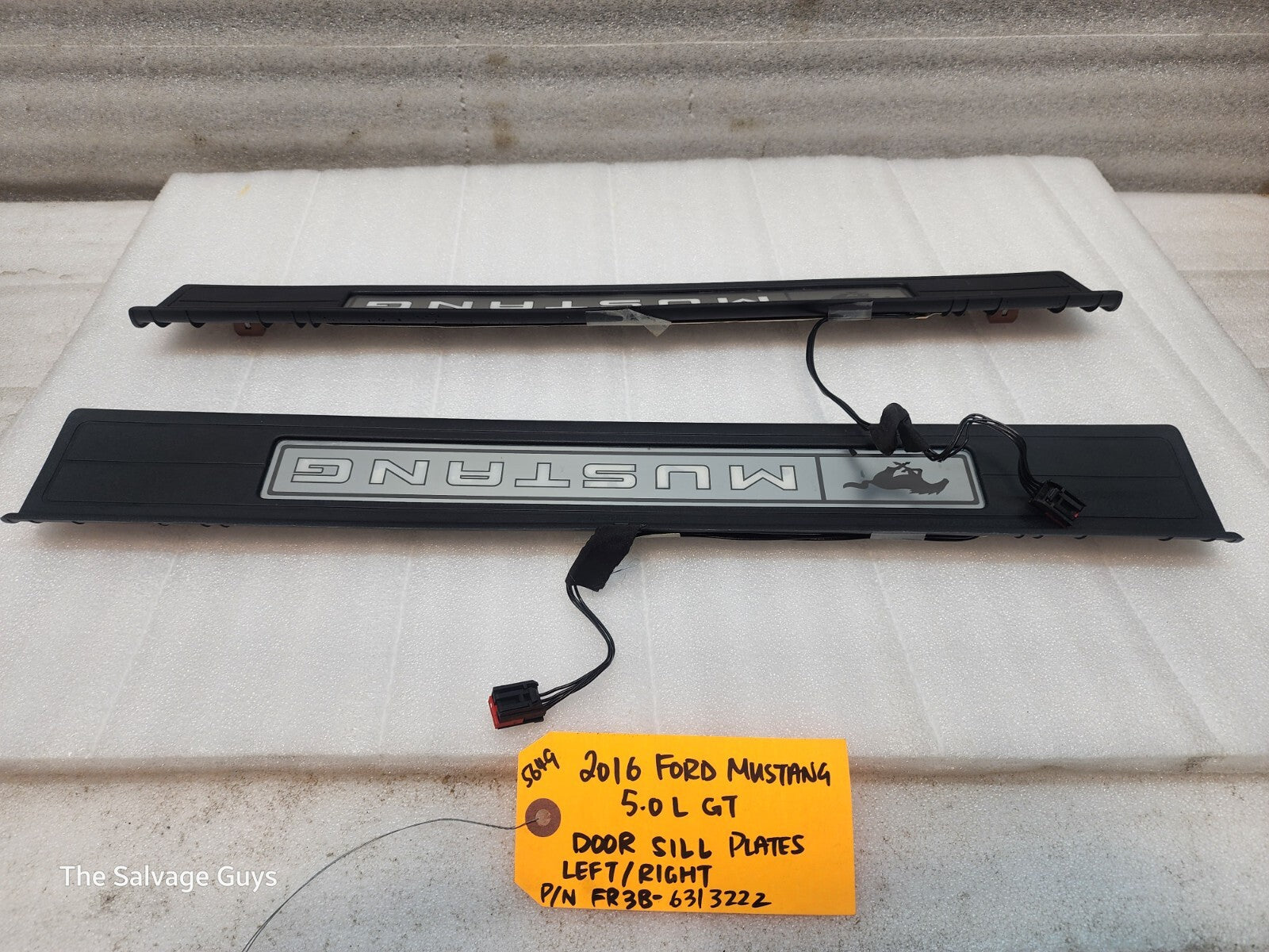 2016 FORD MUSTANG 5.0 GT OEM ILLUMINATED DOOR SILL TRIM LEFT RIGHT 15 16 17