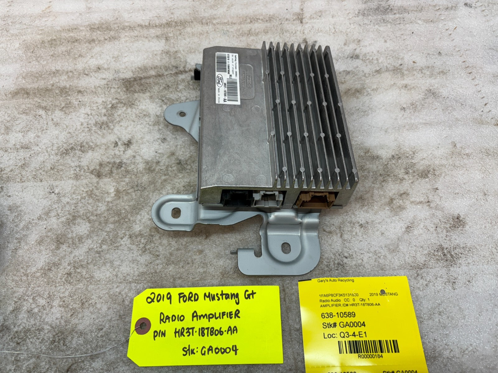19 FORD MUSTANG GT OEM STEREO RADIO AMP AMPLIFIER HR3T-18T806-AA