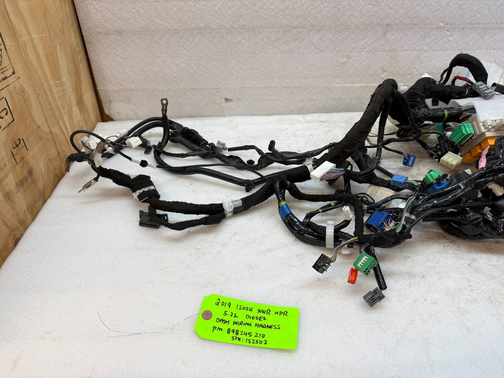19 ISUZU NRR NQR 5.2 DASH WIRING HARNESS LOOM 898245210