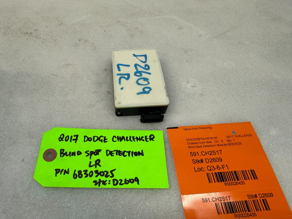 15-18 DODGE CHALLENGER SRT OEM LEFT RIGHT REAR BLIND SPOT SENSOR MODULE 68303025