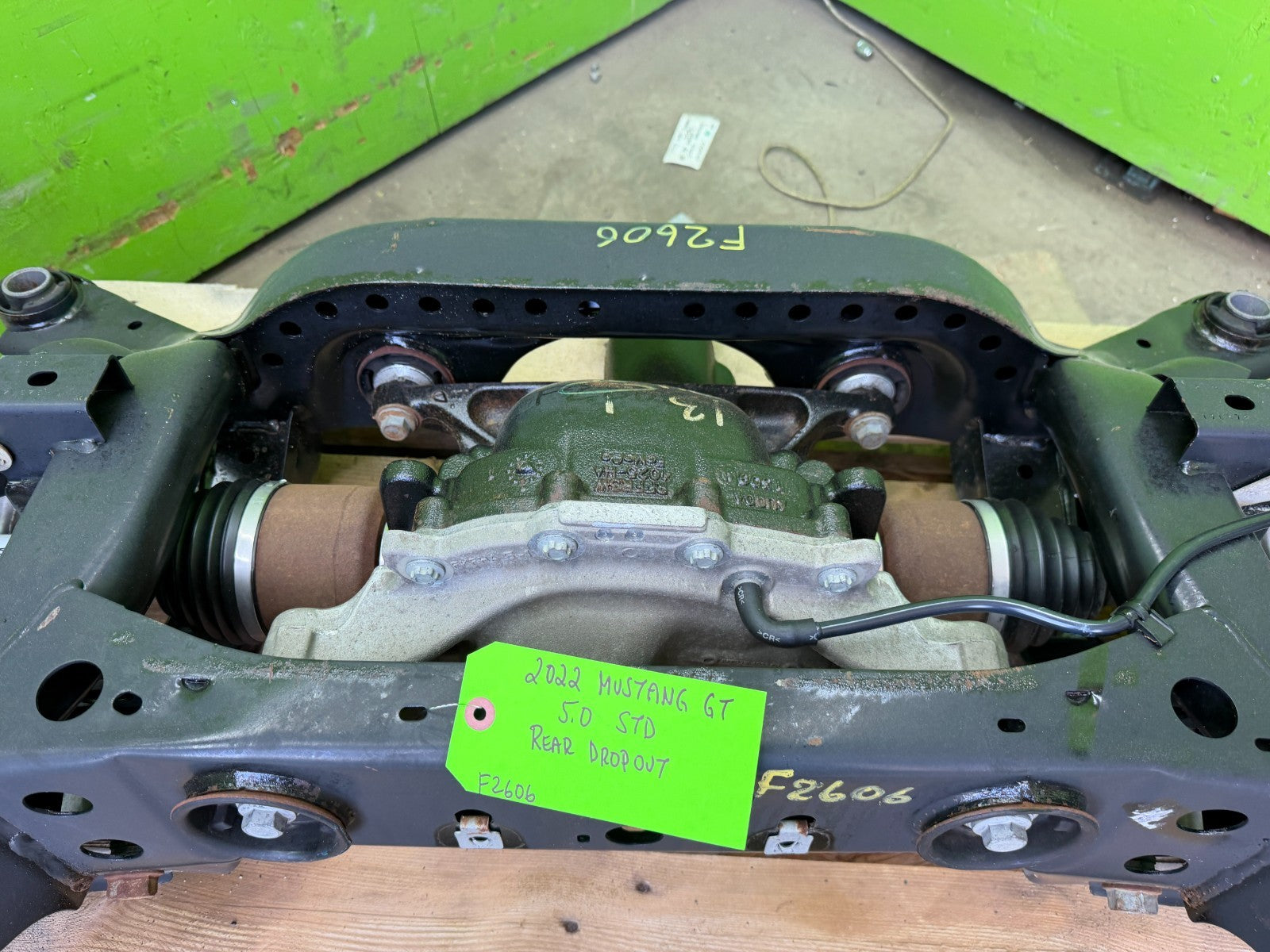 15-22 FORD MUSTANG GT 5.0 REAR SUSPENSION AXLE DIFFERENTIAL 3.55 GEARS