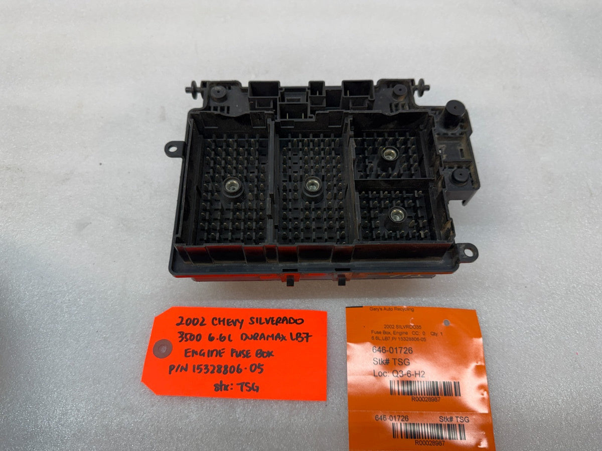 01-05 Chevrolet GMC 2500hd SIERRA 6.6 LB7 UNDERHOOD FUSE RELAY BOX 15328806-05