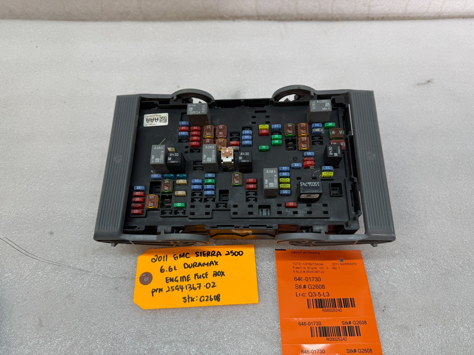 11-14 GMC CHEVROLET SILVERADO 2500HD 3500HD 6.6 LML FUSE RELAY BOX 25941367-02