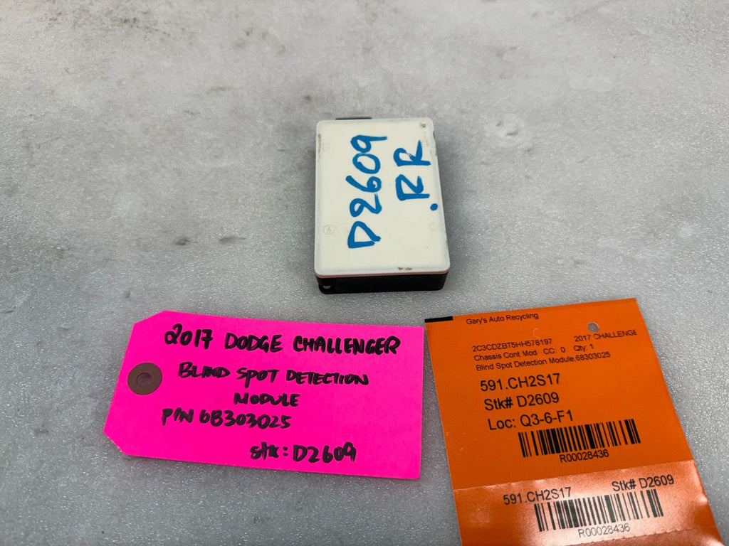 15-18 DODGE CHALLENGER SRT OEM LEFT RIGHT REAR BLIND SPOT SENSOR MODULE 68303025