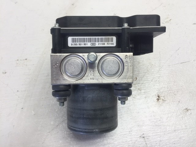 10 11 12 13 14 15 Chevrolet Camaro ZL1 SS ABS BRAKE PUMP MODULE ASSEMBLY